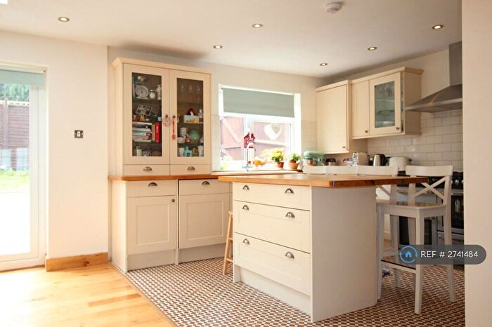 4 Bedroom End Of Terrace House To Rent In Ingleway, London, N12