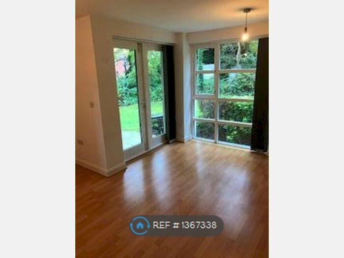 2 Bedroom Flat To Rent In Glade Park Court, Liverpool, L8