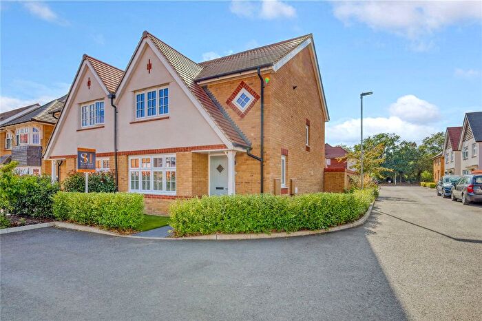 3 Bedroom Semi-Detached House For Sale In Dixon Mews, Langdon Hills, Basildon, Essex, SS16