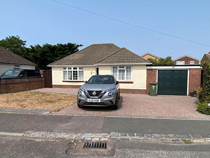 3 Bedroom Detached Bungalow For Sale In Nursery Grove, Hedge End, SO30