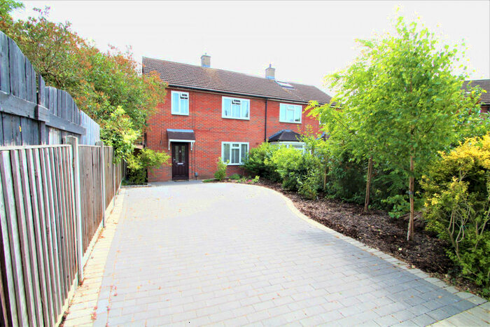 3 Bedroom Semi-Detached House To Rent In Sutton Close, Loughton, IG10