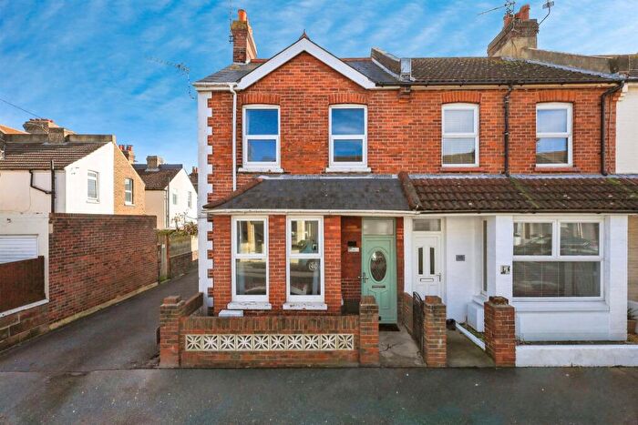 2 Bedroom End Of Terrace House For Sale In Clarence Road, Eastbourne, BN22