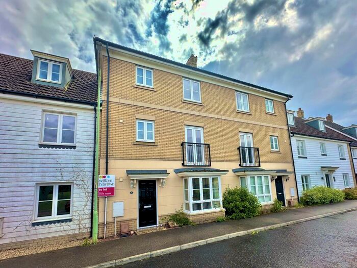 5 Bedroom Town House To Rent In Bridge Farm Close, Mildenhall, Bury St. Edmunds, IP28