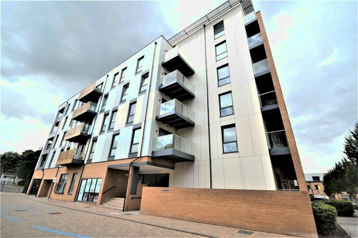 2 Bedroom Apartment To Rent In Watson Heights, Chelmsford, Essex, CM1