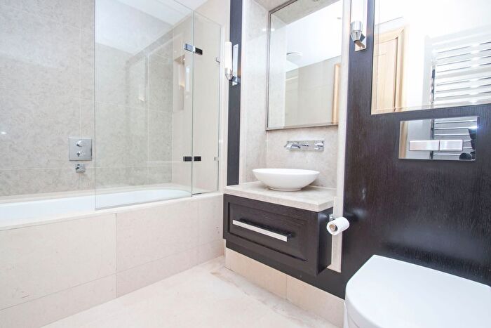 2 Bedroom Flat To Rent In Abell House, John Islip Street, London, SW1P