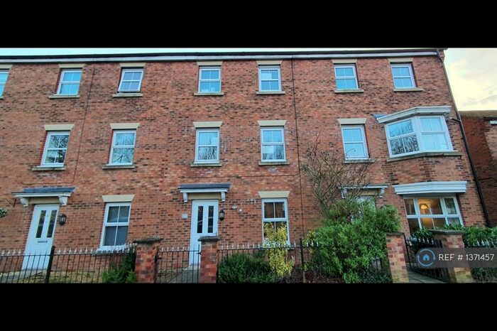 4 Bedroom Terraced House To Rent In Herons Court, Durham, DH1