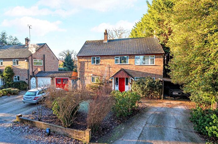 4 Bedroom Detached House For Sale In Lytton Road, Woking, Surrey, GU22