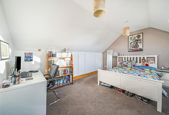 3 Bedroom End Of Terrace House For Sale In Colwyn Green, Snowdon Drive, London, NW9