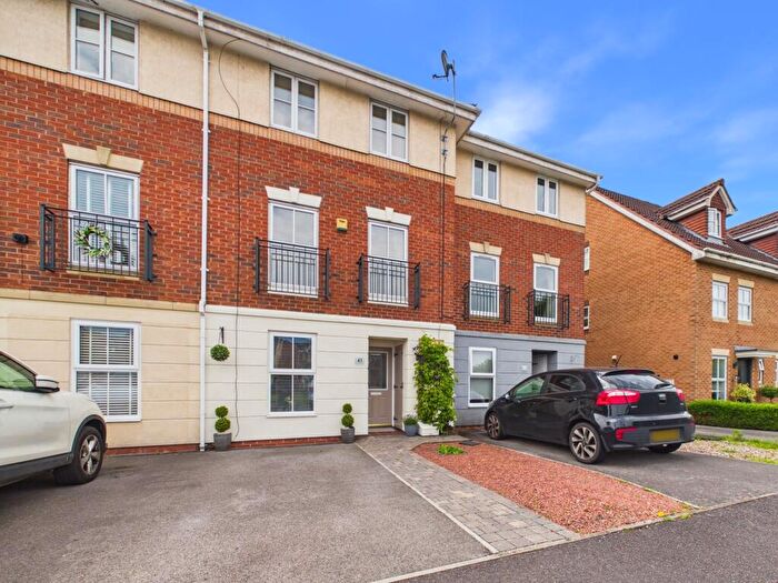 4 Bedroom Town House For Sale In Willowside Green, Spondon, DE21