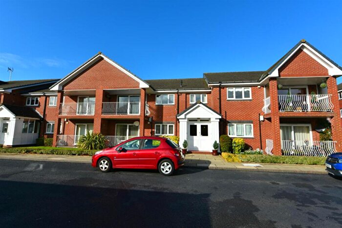 2 Bedroom Apartment To Rent In Saxon Road, Birkdale, Southport, PR8