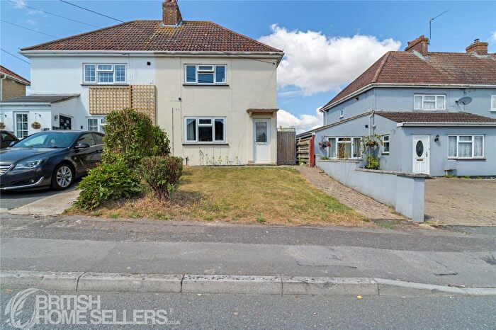 3 Bedroom Semi-Detached House For Sale In Meads Road, Durrington, Salisbury, Wiltshire, SP4