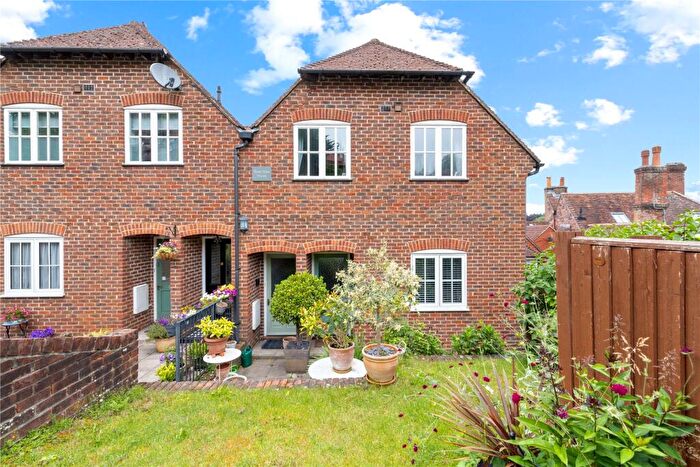 2 Bedroom Maisonette For Sale In Hales Field, Haslemere, Surrey, GU27