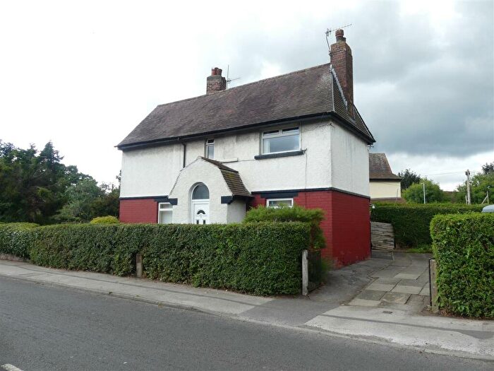 3 Bedroom House To Rent In Newall Carr Road, Otley, LS21