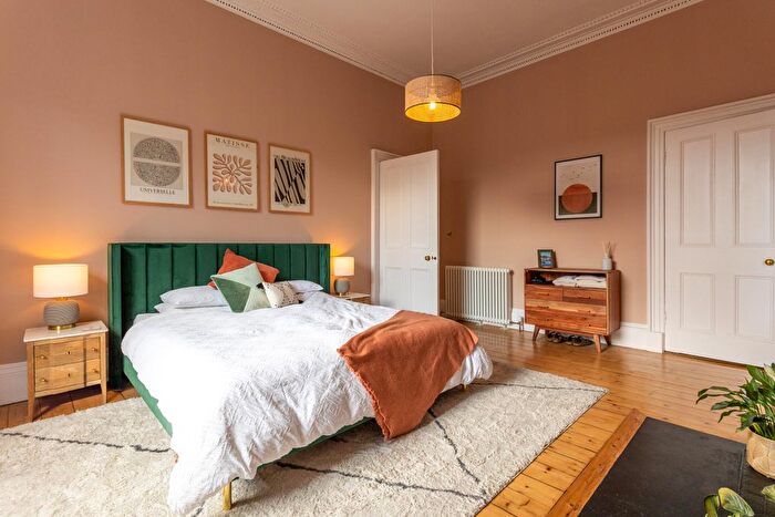 3 Bedroom Flat To Rent In Fettes Row, New Town, Edinburgh, EH3