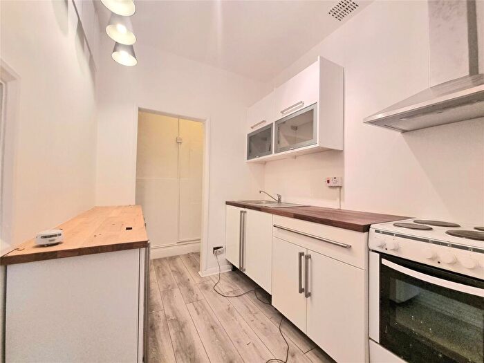 1 Bedroom Flat To Rent In South Street, Reading, Berkshire, RG1