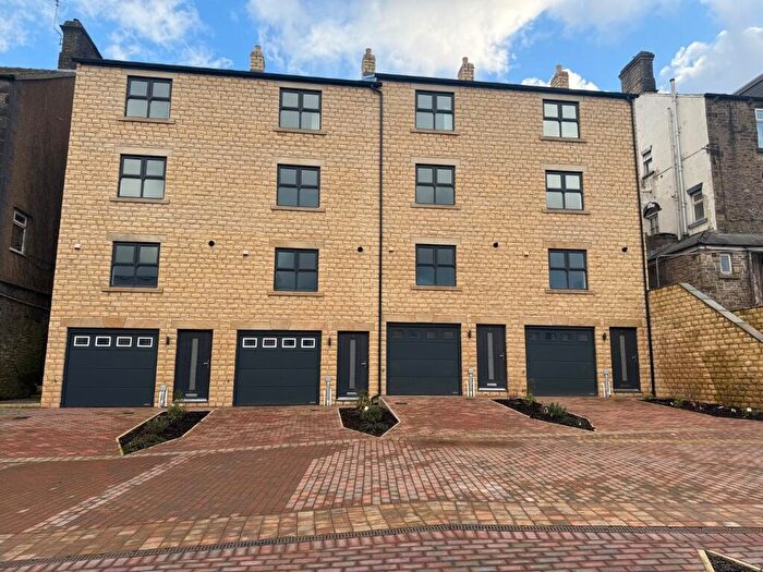 3 Bedroom Terraced House To Rent In Corn Mill Court, High Peak, Derbyshire, SK22