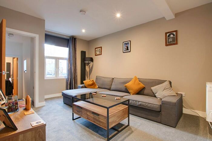 2 Bedroom Flat For Sale In West Street, Fareham, PO16
