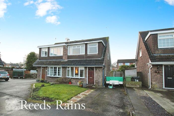 3 Bedroom Semi Detached House For Sale In Birchinall Close, Macclesfield, Cheshire, SK11
