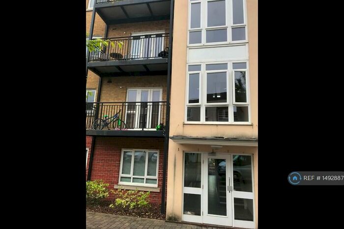 2 Bedroom Flat To Rent In Tadros Court, High Wycombe, HP13