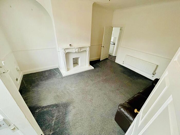 2 Bedroom Terraced House To Rent In Wyke Lane, Oakenshaw, BD12