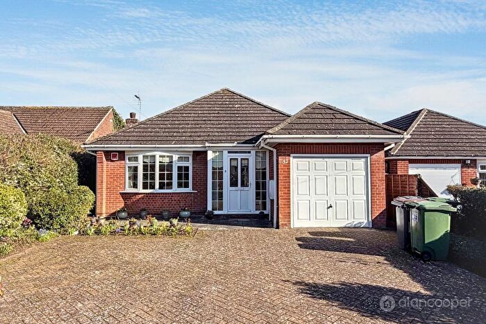 3 Bedroom Detached Bungalow For Sale In Long Street, Bulkington, CV12