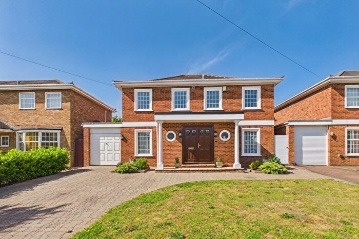 5 Bedroom Detached House For Sale In Chiltern Road, Maidenhead, Berkshire, SL6