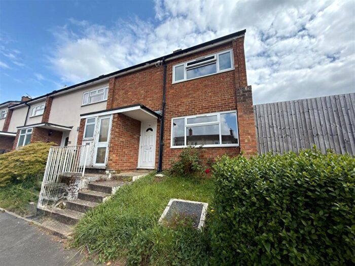 2 Bedroom End Of Terrace House To Rent In Hookfield, Harlow, CM18