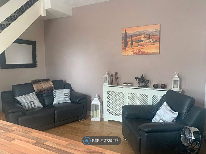 1 Bedroom Terraced House To Rent In Liversedge, Liversedge, WF15