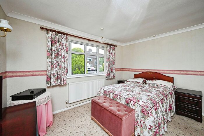 2 Bedroom Semi-Detached Bungalow For Sale In Pennine Avenue, Riddings, Alfreton, DE55