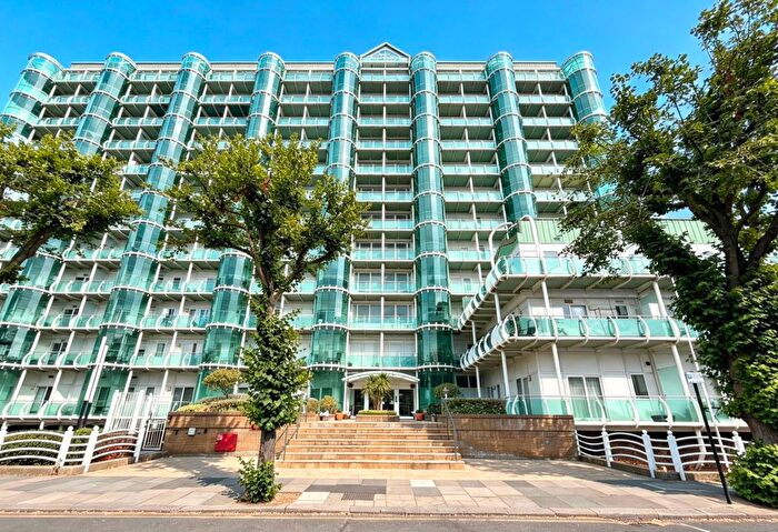 2 Bedroom Flat To Rent In Sydney Road, Enfield, EN2
