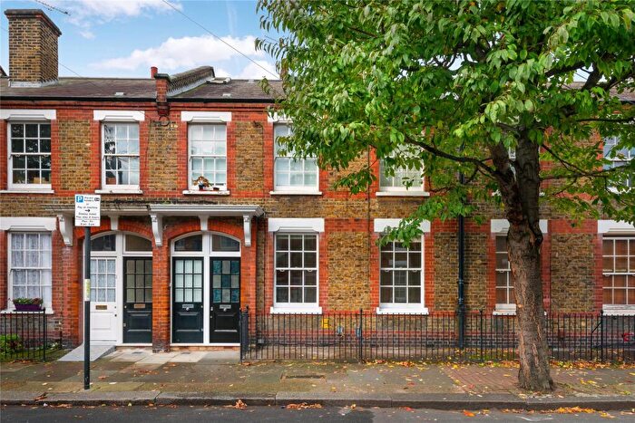 2 Bedroom Flat To Rent In Freedom Street, London, SW11