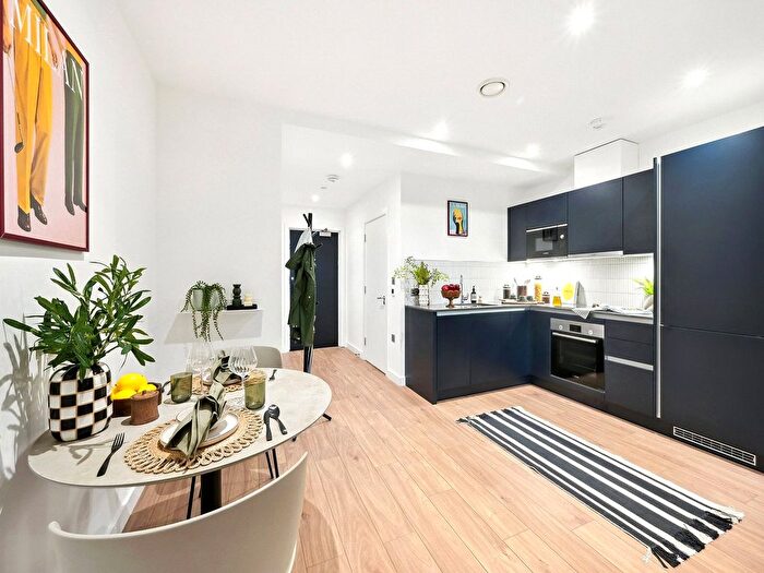 1 Bedroom Flat To Rent In Uncle Acton, Victoria Road, W3