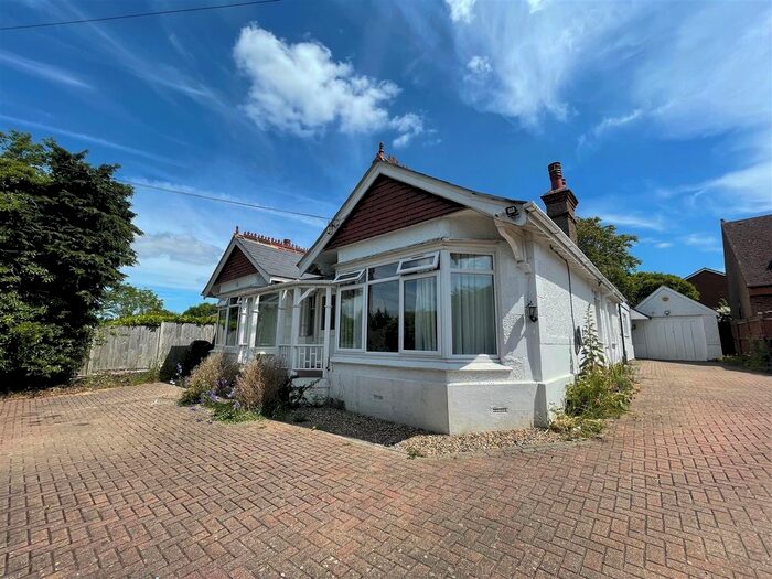 6 Bedroom Detached Bungalow To Rent In Wrotham Road, Meopham, Gravesend, DA13