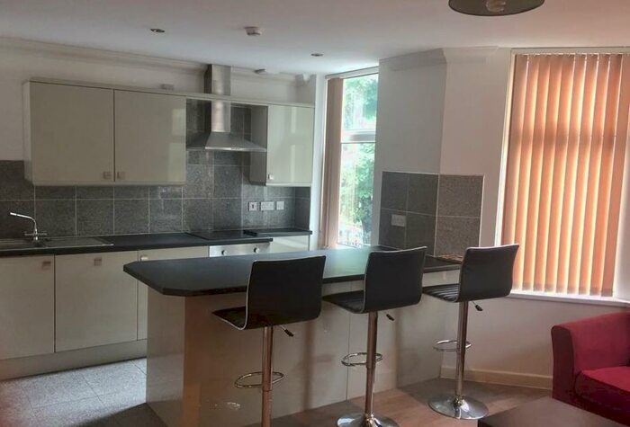 3 Bedroom Flat To Rent In Albany Road, Cardiff, CF24