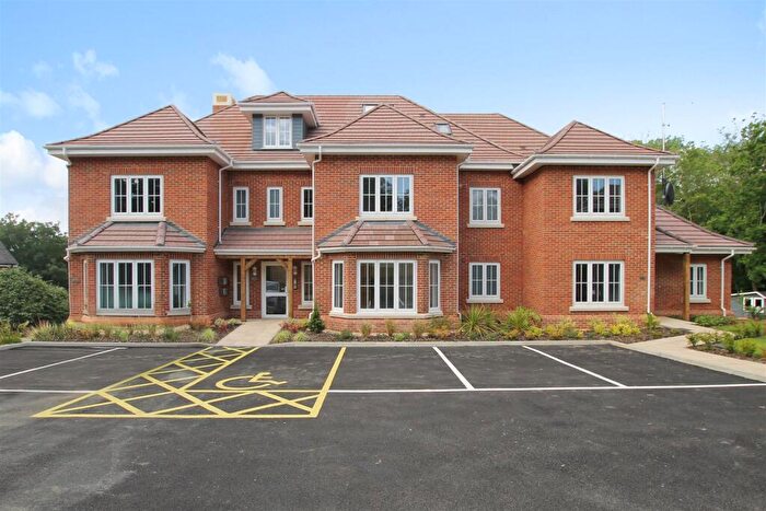 2 Bedroom Apartment For Sale In Bridge Road, Sarisbury Green, SO31