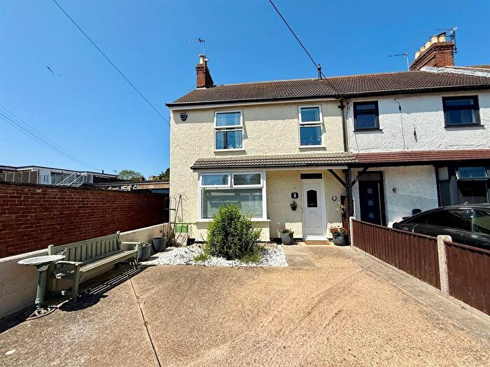 3 Bedroom Terraced House For Sale In Croft Road, Caister-On-Sea, NR30