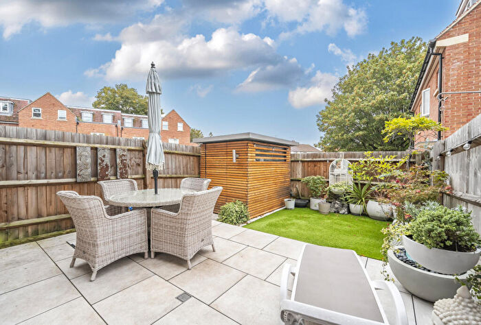 4 Bedroom End Of Terrace House For Sale In Richmond Grove, Mangotsfield, Bristol, Gloucestershire, BS16
