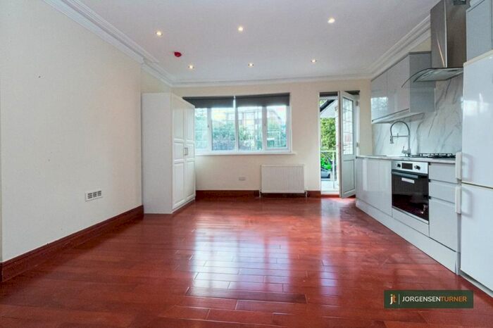 Studio To Rent In Willesden Lane, London, Greater London, NW6