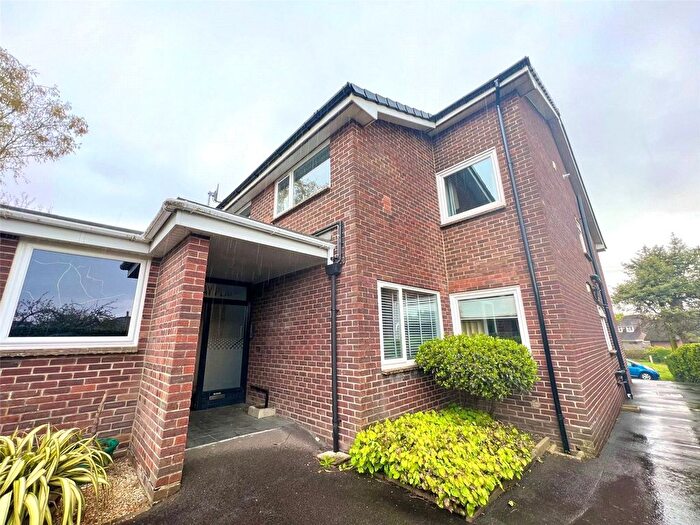 2 Bedroom Flat To Rent In Bassett Green Village, Southampton, Hampshire, SO16