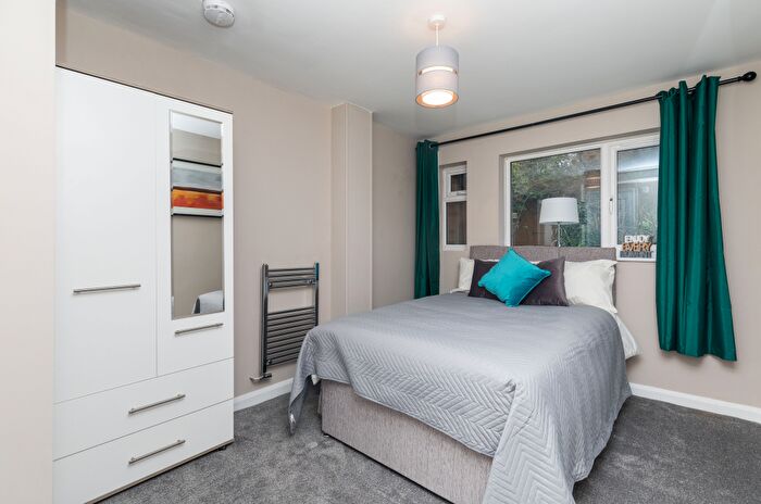 1 Bedroom House To Rent In Tilgate, RH10