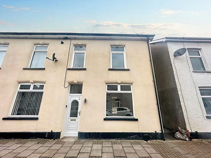 3 Bedroom Terraced House To Rent In Wesley Place, Risca, NP11