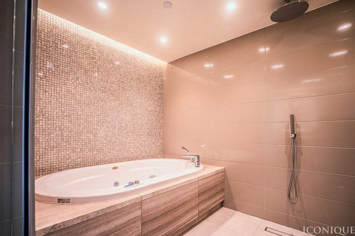 5 Bedroom Flat For Sale In Bondway, London, SW8