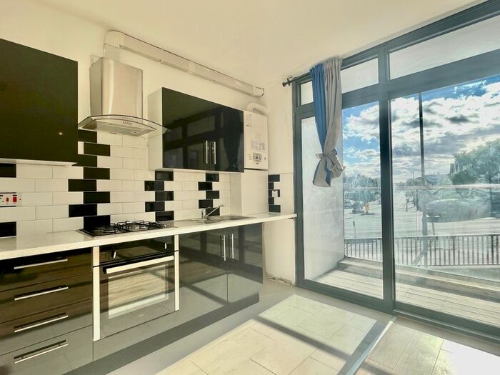 1 Bedroom Flat To Rent In Caxton Road, London, SW19