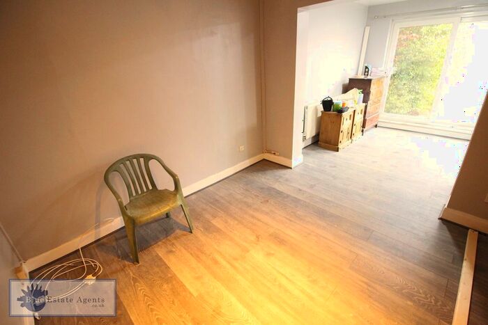 4 Bedroom Semi-Detached House To Rent In The Alders, Hounslow, TW5