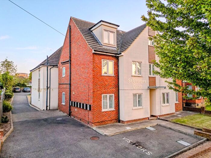 2 Bedroom Flat For Sale In Carlton Avenue, Westcliff-On-Sea, SS0