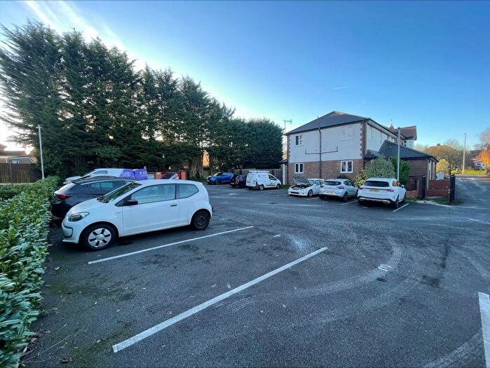 2 Bedroom Apartment To Rent In Modern Two-Bedroom Ground Floor Flat – Near Town Centre & Train Station - - Royal Navy Court - Unfurnished, LU2