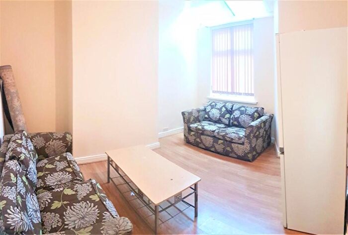 3 Bedroom House To Rent In Hibbert Street, Manchester, M14