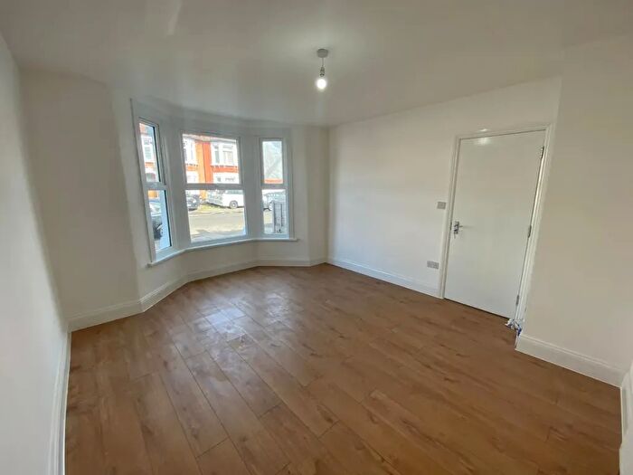4 Bedroom Terraced House To Rent In Dudley Road, Ilford, IG1