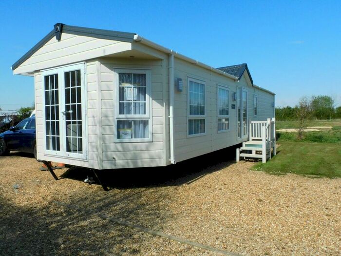 2 Bedroom Mobile Home For Sale In Heron Cottage Park, Frostley Gate, Holbeach, PE12