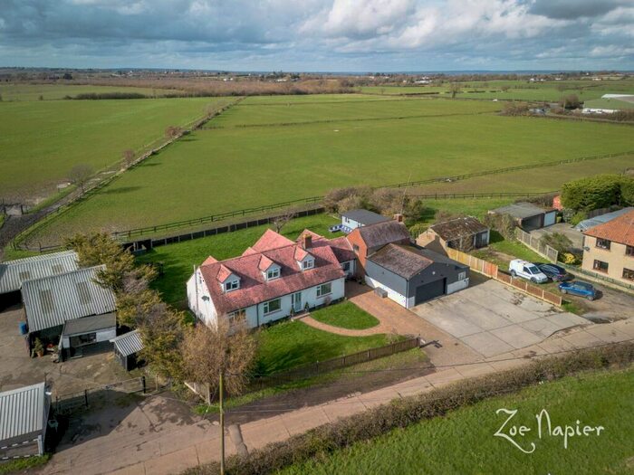 5 Bedroom Detached House For Sale In Burnham On Crouch, CM0